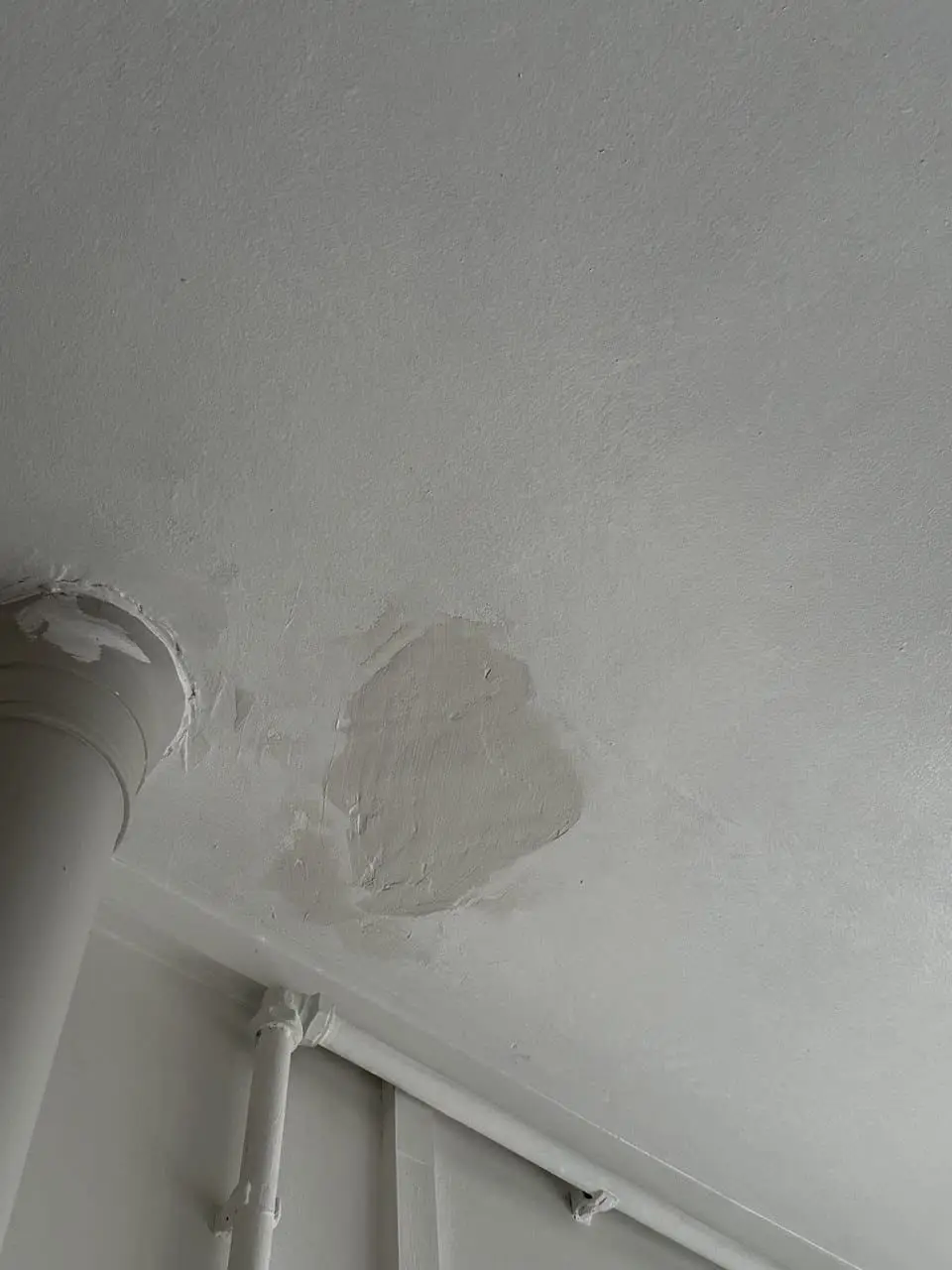 Before and after restoration image of a previously mold-infested room